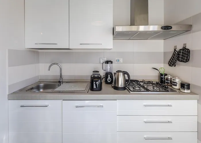 Style134 50 Meters From Metro A Lucio Sestio Station